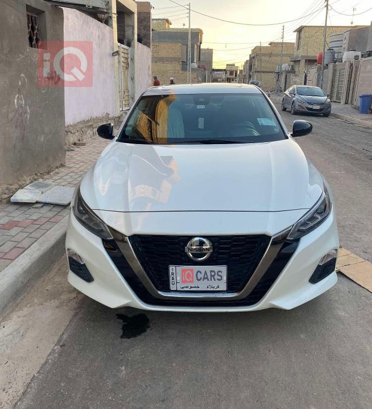 نيسان ألتيما